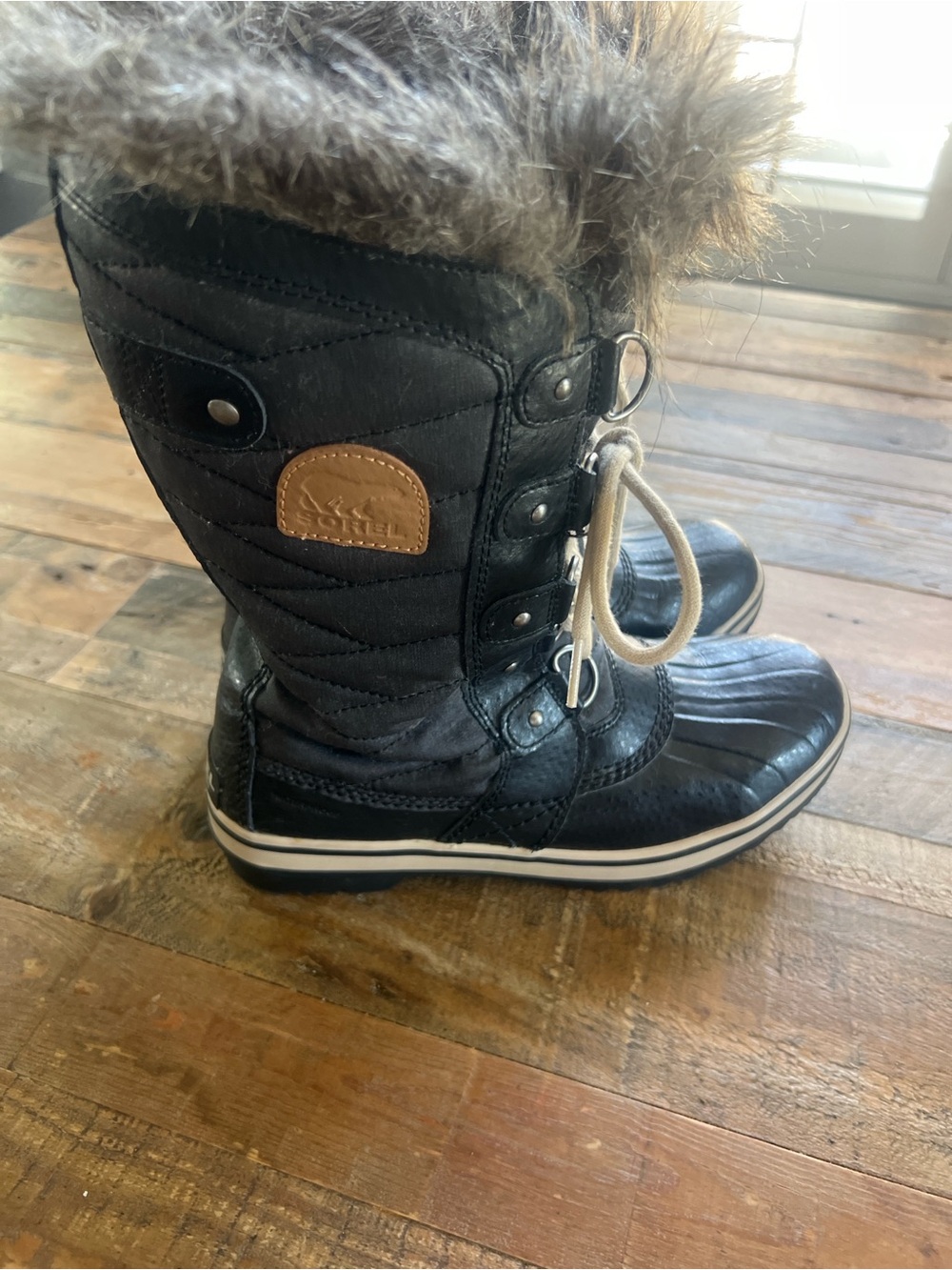 Sorel Kids Black Faux-Fur Cuff Lace-Up Winter Boots with Tan Patch